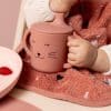Tasse en silicone avec poignées et couvercle Mme Chat-Trixie – Image 2
